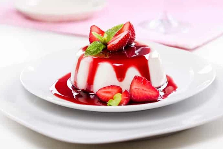 4.	Tahitian Vanilla Panna Cotta