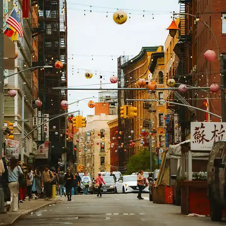3.	Witness the Attractions of Chinatown and Little Italy 